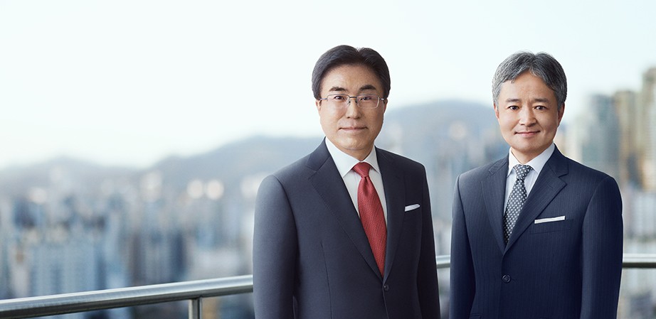 Board Chairman Toshiaki Takagi;  President and CEO Hikaru Samejima